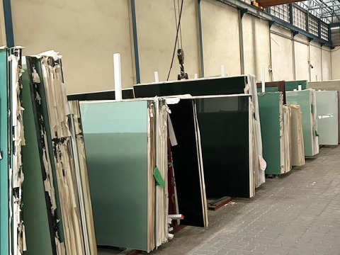 กระจกสั่งทำพร้อมบริการติดตั้งในรังสิต